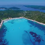 28 Nyaraló *