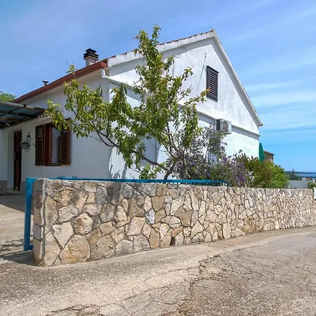 Nyaraló 28 *