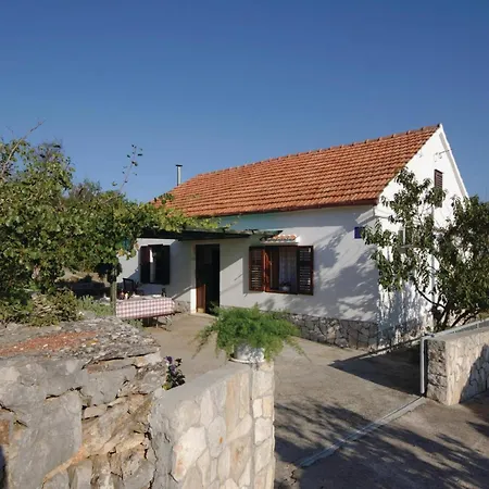 Ferienhaus Strandhaus Mit 2 Schlafzimmern In Zaglav