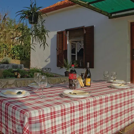 Strandhaus Mit 2 Schlafzimmern In Zaglav